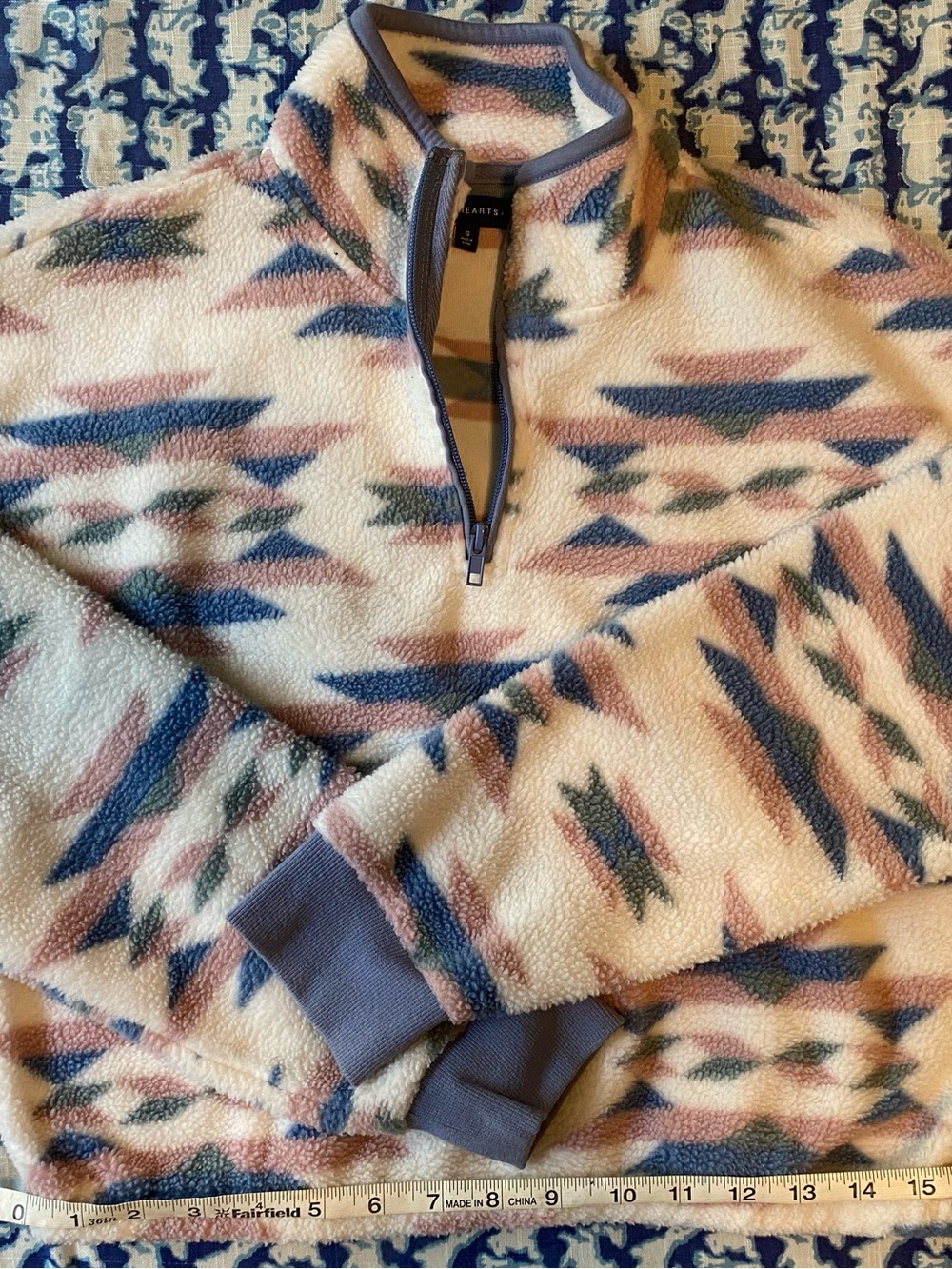 La Hearts Cream Fleece Quarter-Zip Sweater with Navy & Dusty Rose Pattern